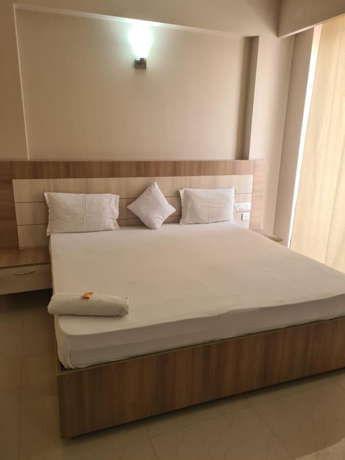 Lord Krishna Palace Hotel Vrindāvan Esterno foto